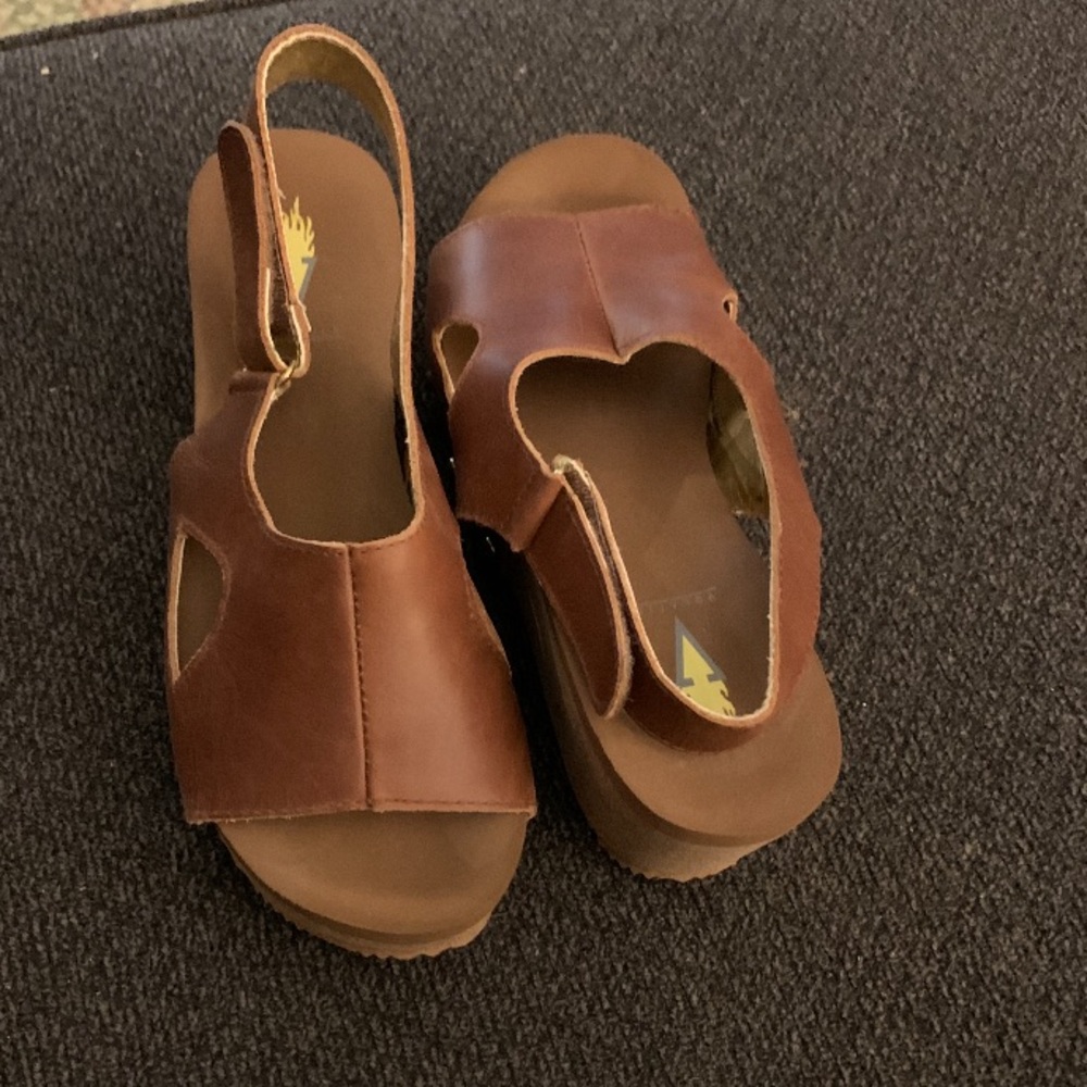 volatile size 6
